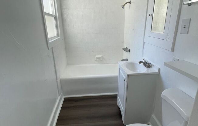 Studio, 1 bath, 575 sqft, $1,345, Unit 202