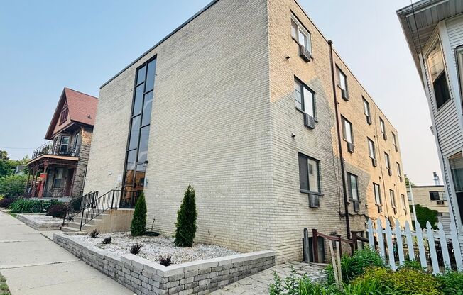 121 S Hancock Street