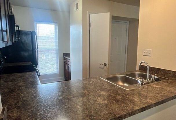 2 beds, 2 baths, 1,057 sqft, $1,925, Unit 1007 G #1A