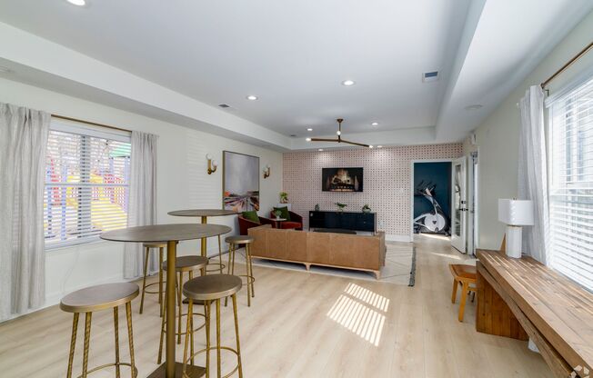 3 beds, 2 baths, 1,070 sqft, $1,400, Unit 2338J