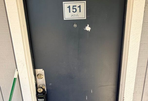 1 bed, 1 bath, 650 sqft, $1,100, Unit Azul Apartments- #151