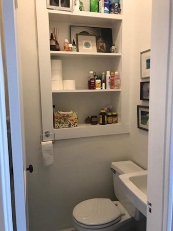 1 bed, 1.5 baths, $2,900, Unit 5