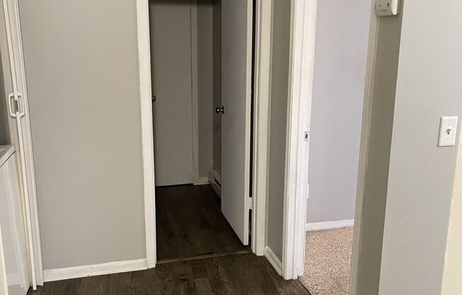 1 bed, 1 bath, 530 sqft, $825, Unit 350 B12