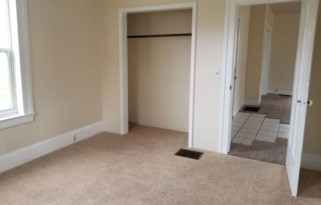 3 beds, 1 bath, $1,200