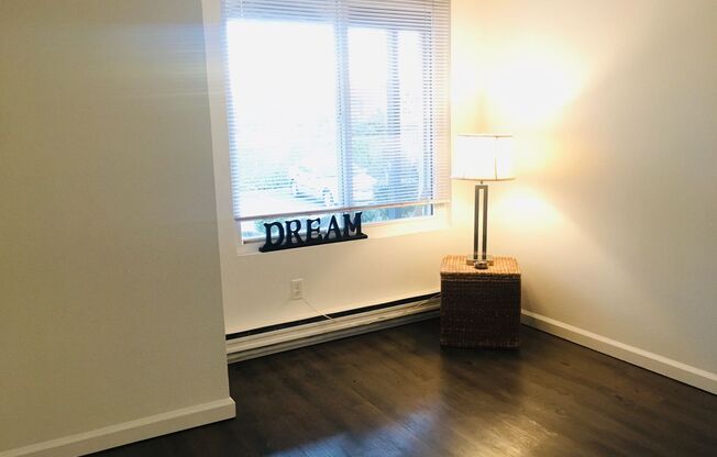 2 beds, 1.5 baths, 950 sqft, $2,275, Unit 141