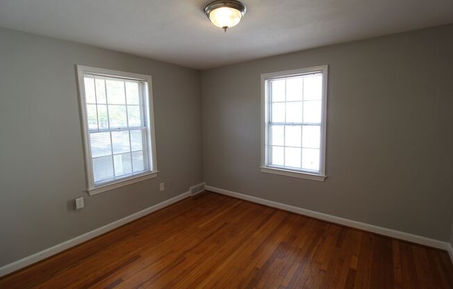 2 beds, 1 bath, $1,425, Unit 7608TER