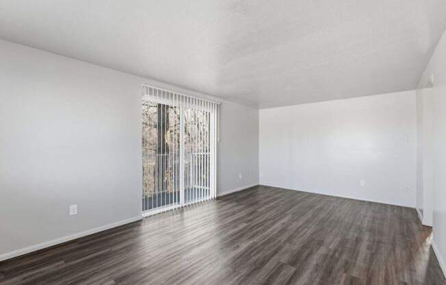 2 beds, 1 bath, 850 sqft, $1,250, Unit F-201