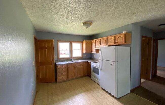 2 beds, 1 bath, $695