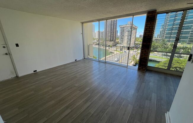 2 beds, 1 bath, $2,400