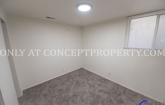 2 beds, 1 bath, 880 sqft, $1,249, Unit 17
