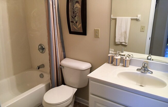 2 beds, 1 bath, 850 sqft, $950, Unit 4080-A1