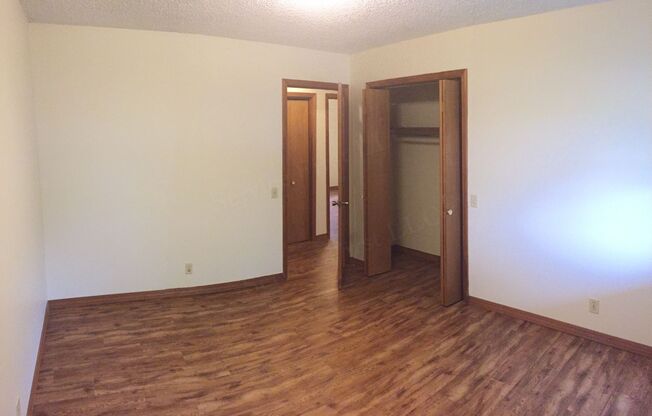 3 beds, 2 baths, $1,395