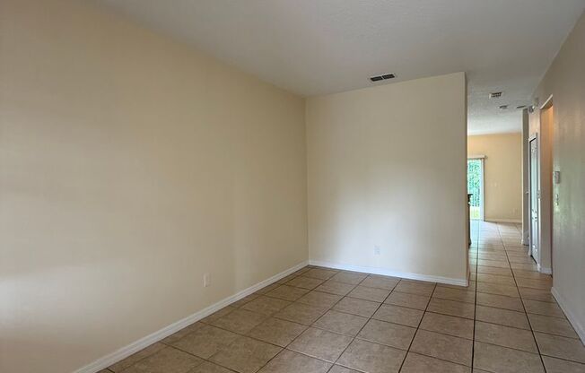 Beautiful Home For Rent!! ( AVAILABLE MOVE IN ASAP! )