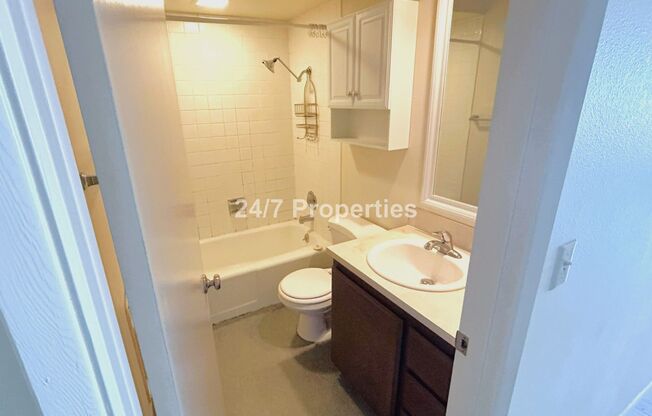 1 bed, 1 bath, $1,350, Unit Unit 2