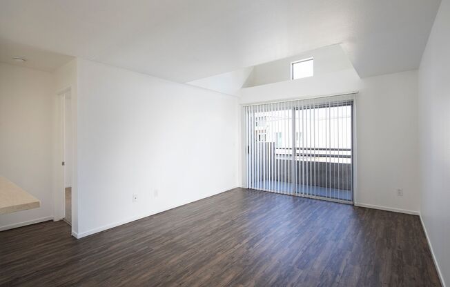2 beds, 2 baths, 864 sqft, $2,680, Unit 221
