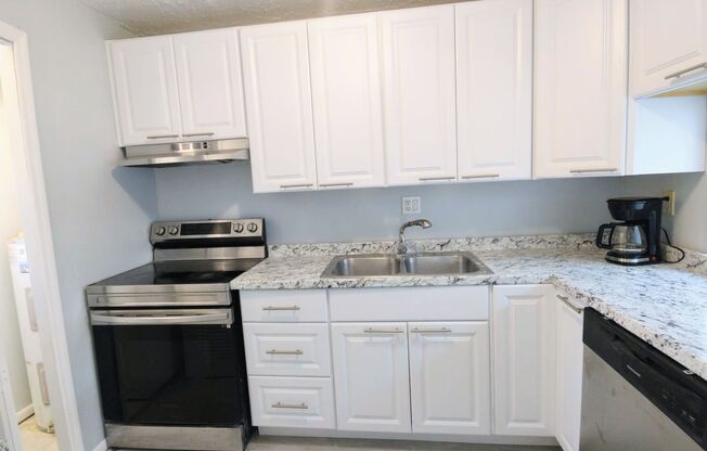 2 beds, 2 baths, $1,950, Unit # 210