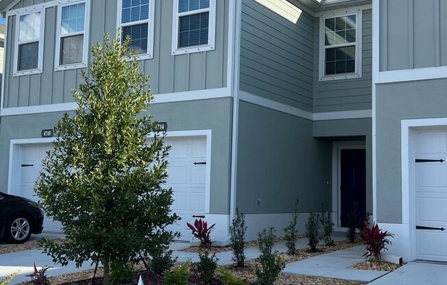 Annual/Unfurnished brand new 3-bedroom, 2.5 bathroom townhome in Lakewood Ranch