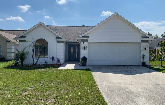 211 N CERVIDAE DR