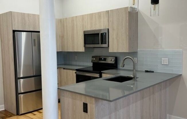 1 bed, 1 bath, 581 sqft, $1,725, Unit 1406