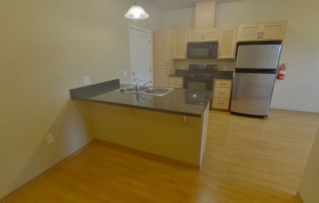 2 beds, 1 bath, 647 sqft, $1,750, Unit 407