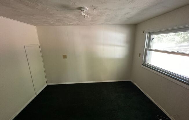 3 beds, 1 bath, $1,650