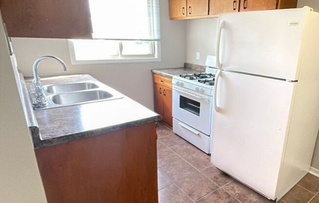 2 beds, 1 bath, 735 sqft, $1,350, Unit 995-17