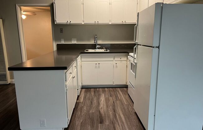 1 bed, 1 bath, 550 sqft, $1,150, Unit 42