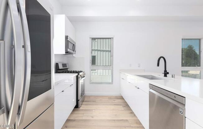 4177 Normandie Avenue