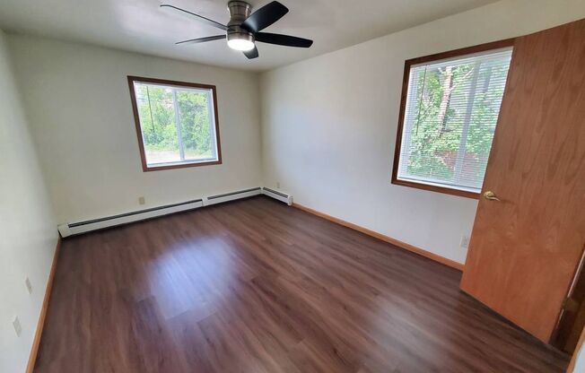 2 beds, 1 bath, 800 sqft, $1,389, Unit 4526-1