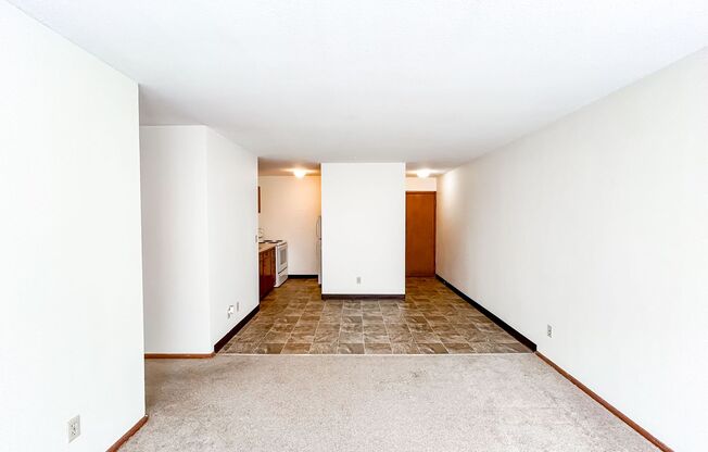 2 beds, 1.5 baths, 750 sqft, $1,285, Unit 305