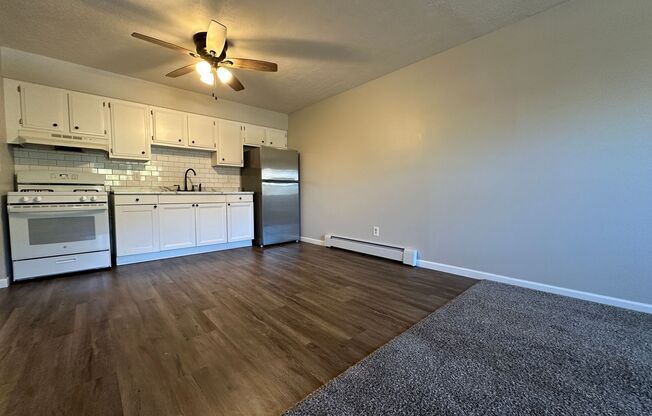 2 beds, 1 bath, $925, Unit 6