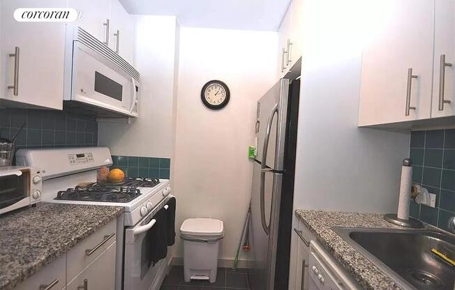 Studio, 1 bath, $3,400, Unit 2B