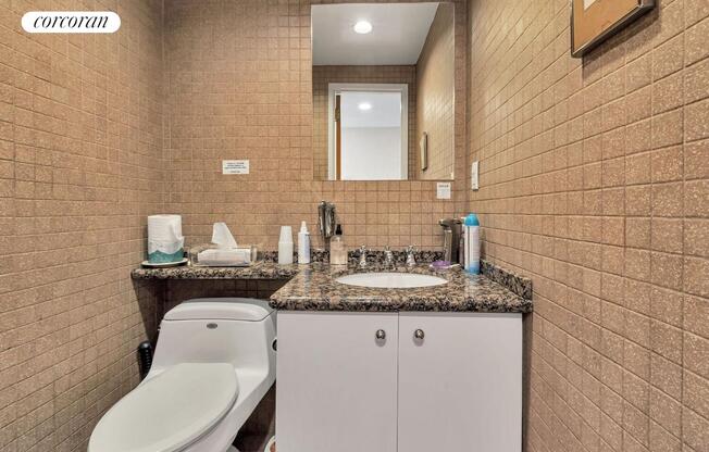 21 E 93 ST