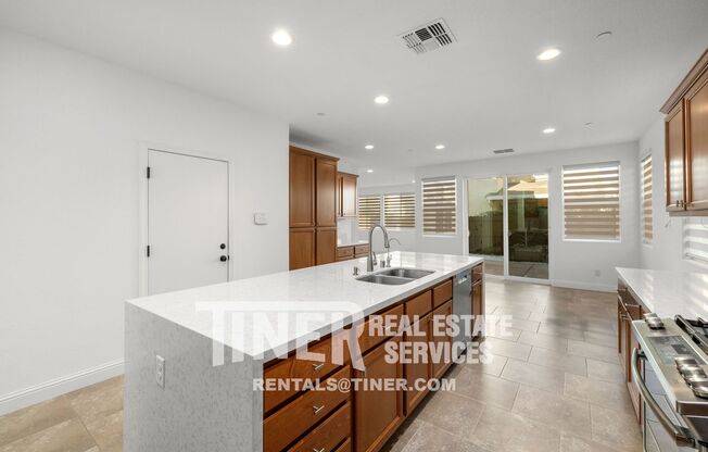 8425 AMBER VLY LN