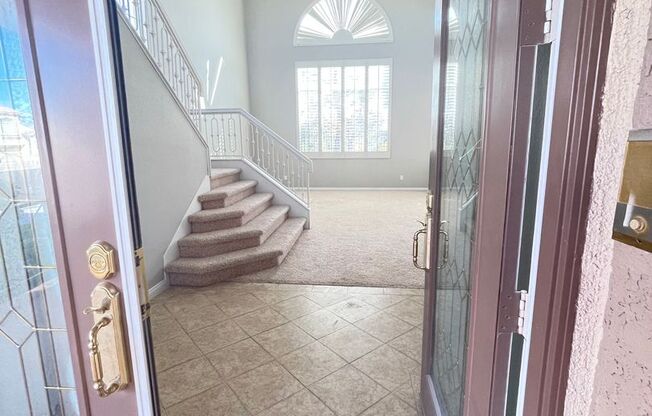 3 beds, 2.5 baths, $3,300