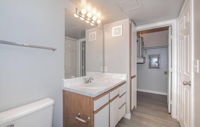 1 bed, 1 bath, 741 sqft, $1,099