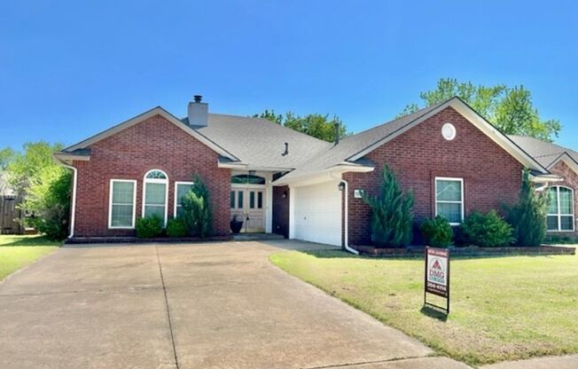 Beautiful Home Located in West Norman