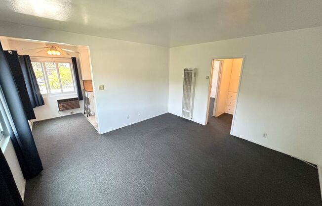 Vintage, like fine wine: 1 Bedroom Apartment in Highly Desired Neighborhood with Beautiful Views!
