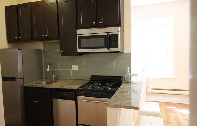 1 bed, 1 bath, $1,300, Unit 301