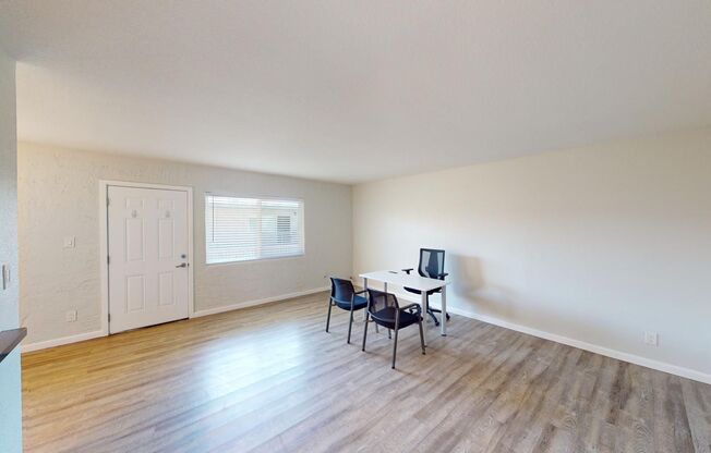 2 beds, 1 bath, 900 sqft, $1,390, Unit 25