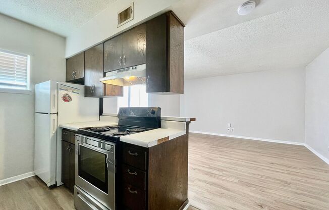 1 bed, 1 bath, 660 sqft, $1,050, Unit 205