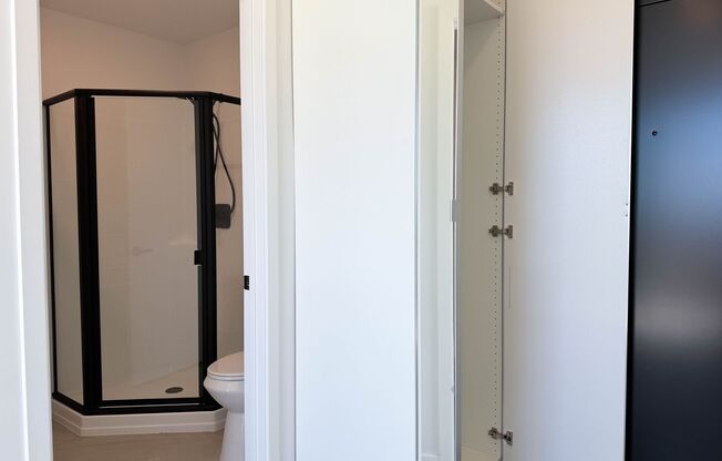 Studio, 1 bath, 285 sqft, $2,120, Unit 201