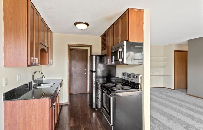 1 bed, 1 bath, 660 sqft, $1,145, Unit 123 (B-R)