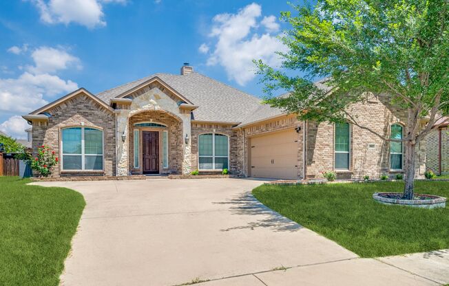 Now Available | 4 bd, 3 ba in Mira Lagos - Grand Prairie