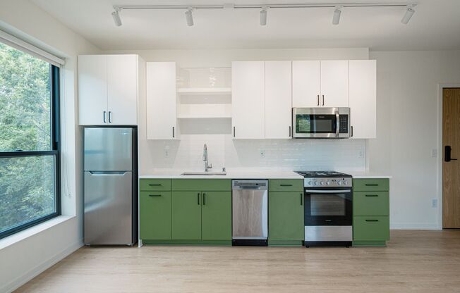 Studio, 1 bath, 411 sqft, $1,279, Unit 309