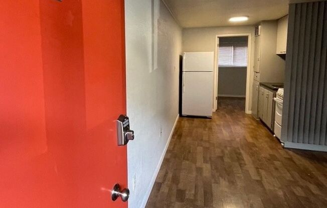 1 bed, 1 bath, 393 sqft, $1,150, Unit 113