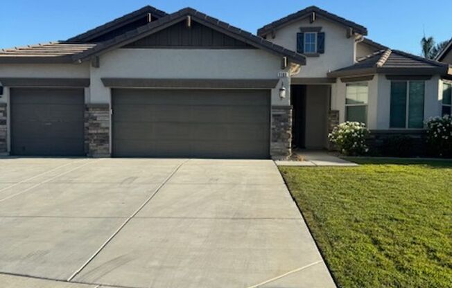 **Beautiful 3-Bedroom Home with Office in Desirable Quail Run, North Hanford**