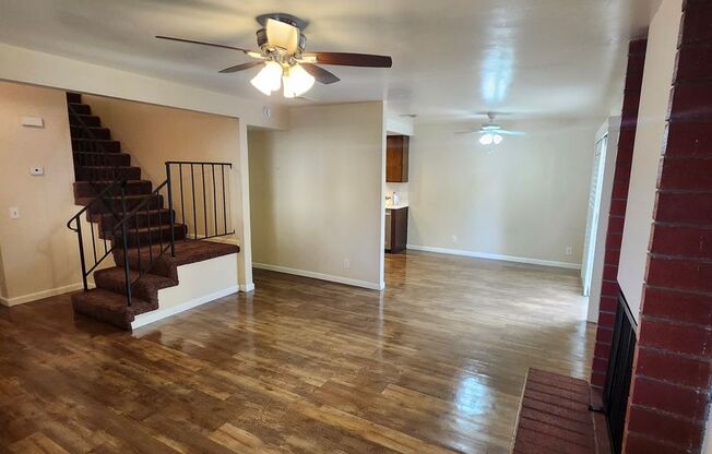 3 beds, 2 baths, $3,000, Unit APARTMENT 1