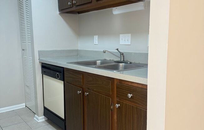 1 bed, 1 bath, $1,050