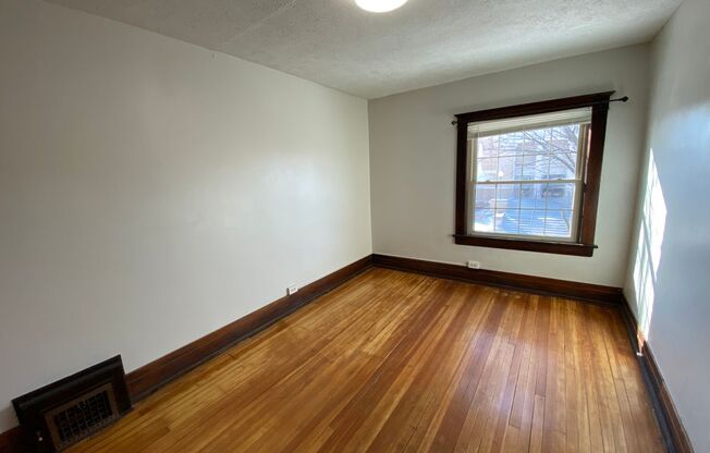 2 beds, 1 bath, 1,150 sqft, $975, Unit 1